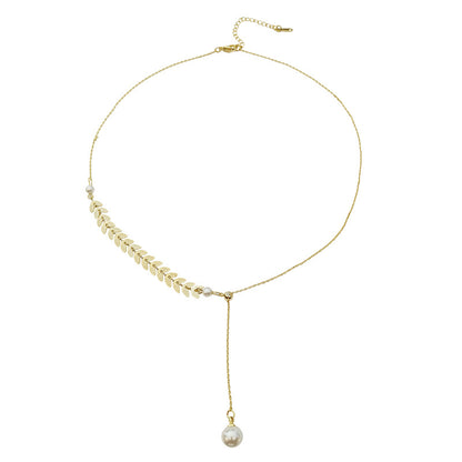 Elegant Pearl Choker with Leaf Pendant